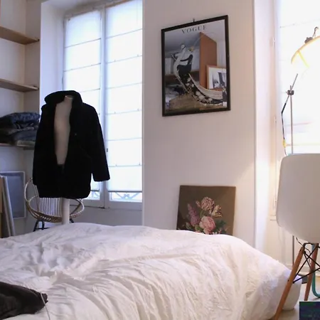 Charming T2 Bright In The Heart Of The 11th Apartment