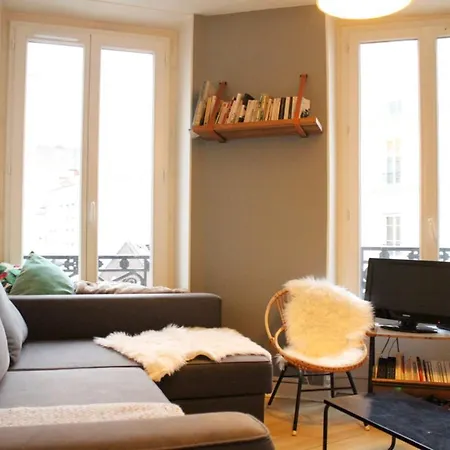 Charming T2 Bright In The Heart Of The 11th Appartamento